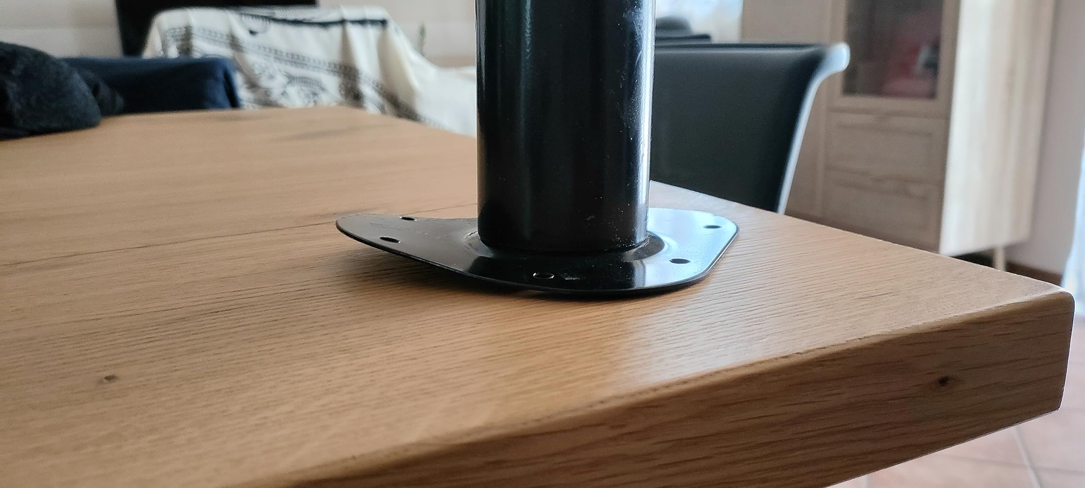 Stabil aber Schrauben fehlen